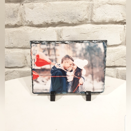 מעמד אבן בזלת עם תמונה מלבן קטן