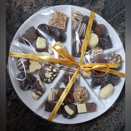 צלחת 30 פרלינים מהודרת