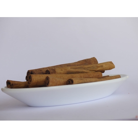 קינמון מקלות. 8 ס