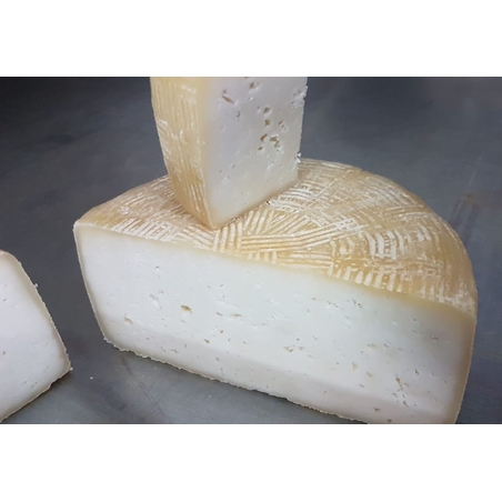 גבינה קשה מחלב צאן