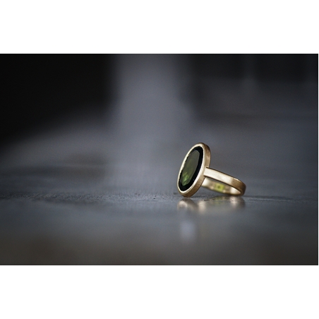 טבעת בשיבוץ טורמלין