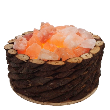 מנורת גבישי מלח הימלאיה בקערת עץ במראה טבעי