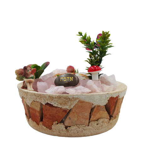 מזרקת מעיין נובע בקערה עגולה מעוטרת שברי אבנים - רוזקוורץ