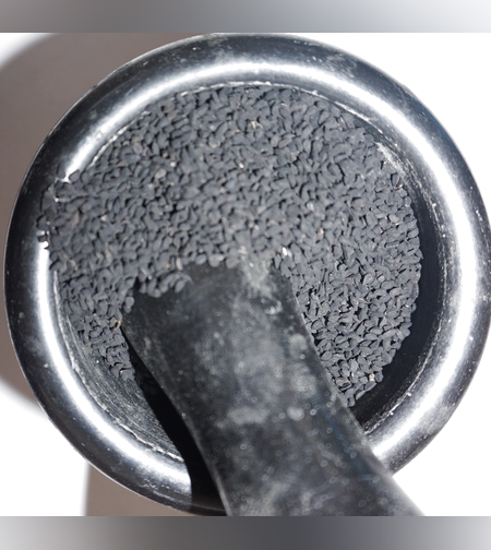 קצח הגינה- (טְקוּר אַזְמוּד)ጥቁር አዝሙድ