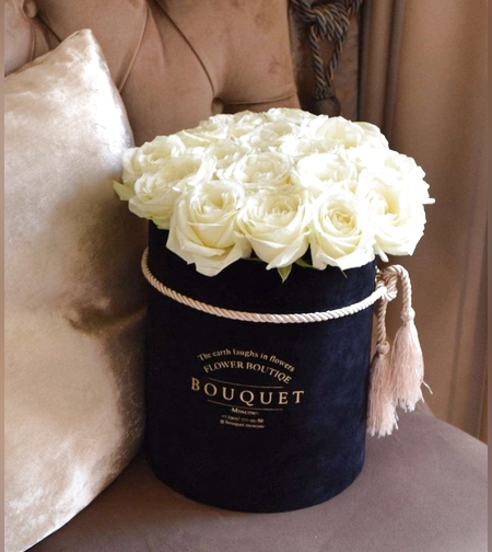 קופסת ורדים לבנים 