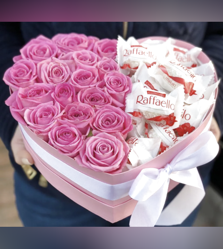 מארז מתוק ורדים + רפאלו