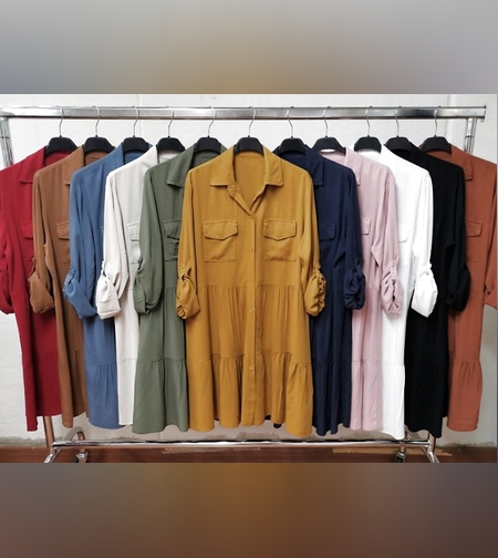 שמלה קומית צווארון וכפתורים לכל האורך