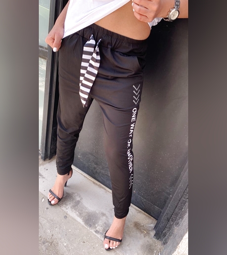 מכנס מיס לונה שחור אבנים