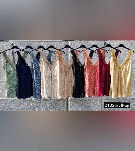 גופיה ויסקוזה מודפסת אפרט תחרה