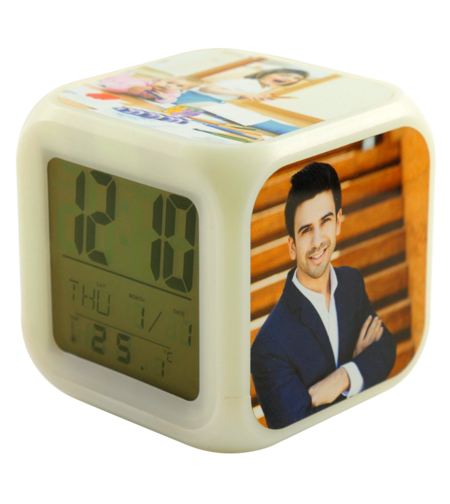 שעון דיגיטלי מעורר עם תאורה מתחלפת