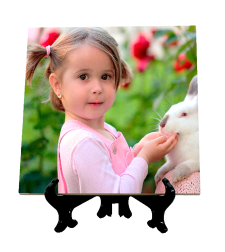 בלוק עץ דק על רגליים