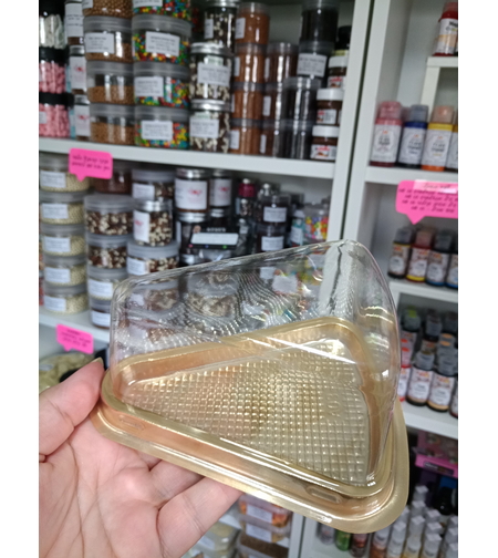 מארז קינוח משולש + מכסה מכסה שקוף 10 יחידות