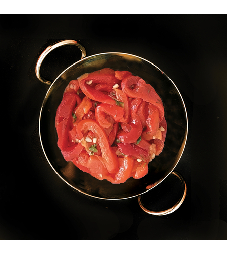 רצועות פלפלים קלויים בחומץ בלסמי