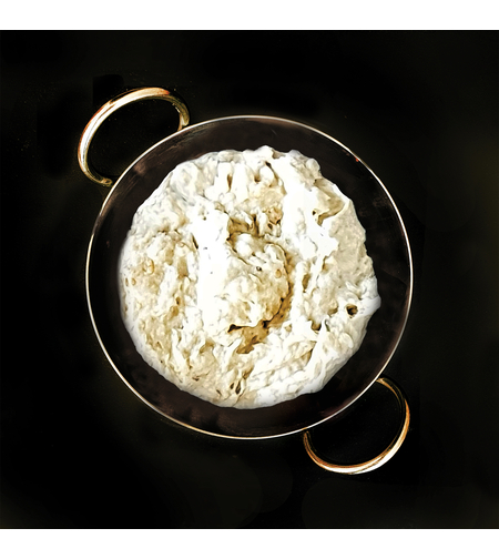 חציל קלוי על האש בתוספת מיונז ושום