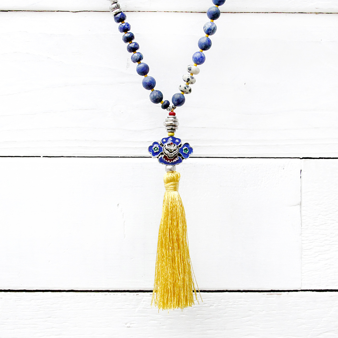 מאלה טוטם- כחול, צהוב, כסף