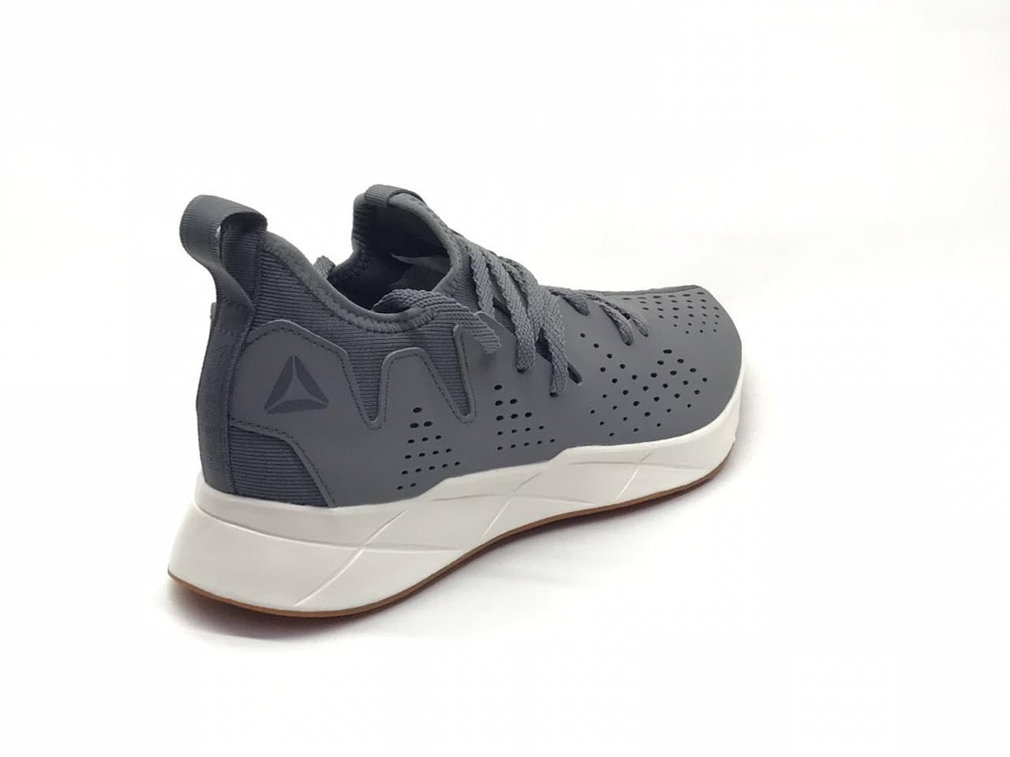 נעלי ריבוק Reebok Supreme Runner Cn2916 Men 