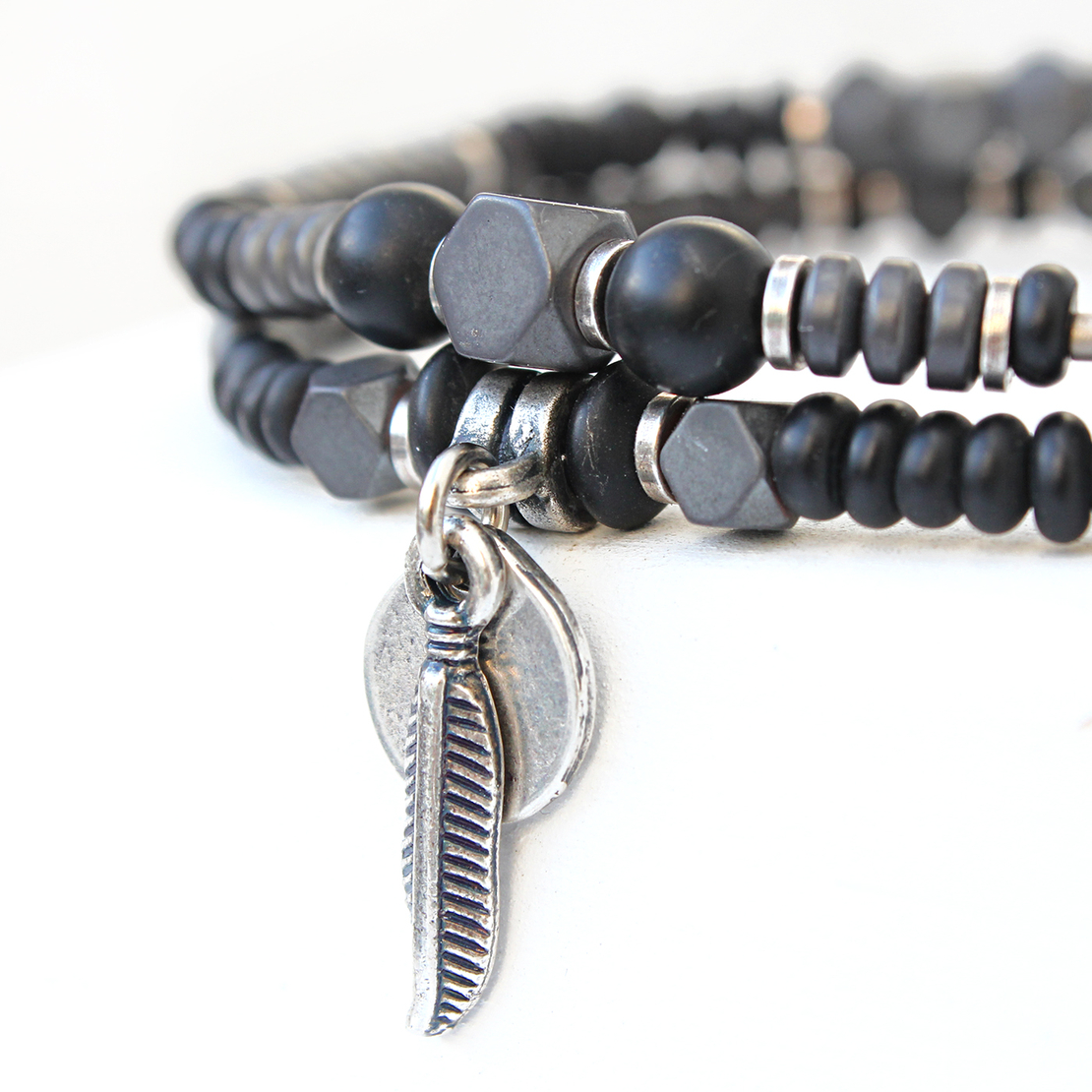 צמיד לגבר - מיני בוהו - המטייט, שחור, כסוף