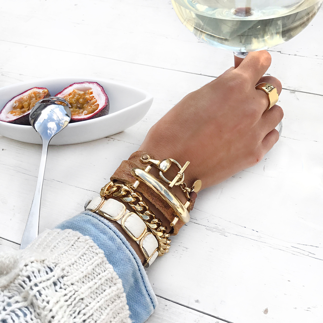 קומבינציית צמידים - פאוור גירל (חום זהוב)