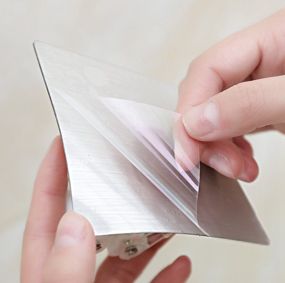 מחזיק מגבות, תיקים ומעילים ללא קידוח עם 