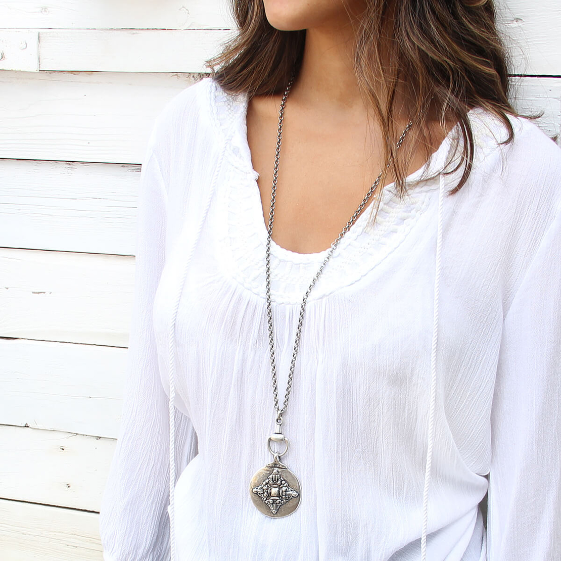 שרשרת מטבע טיבטי - כסף מושחר 