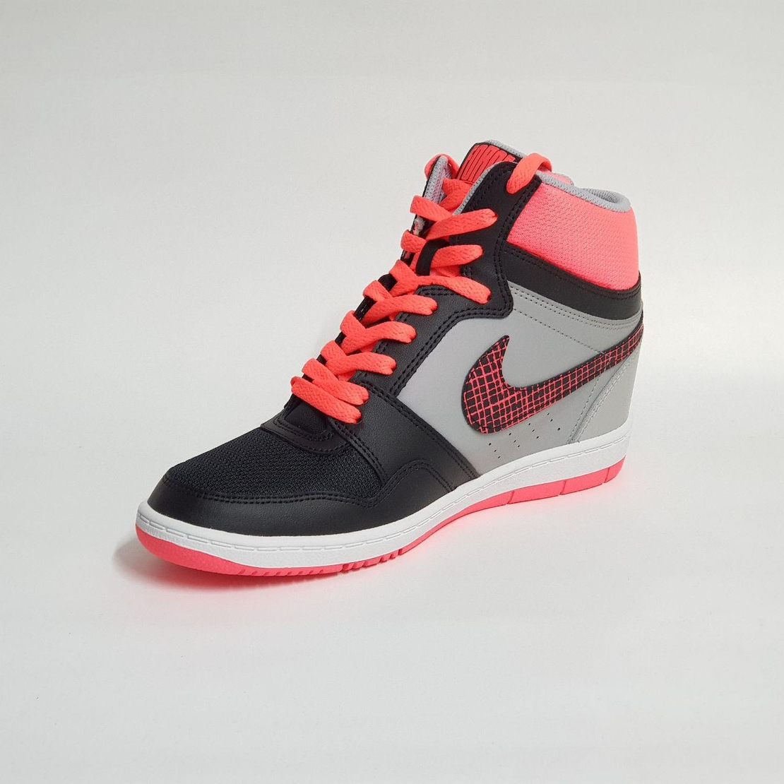 Nike Force Sky High לנשים