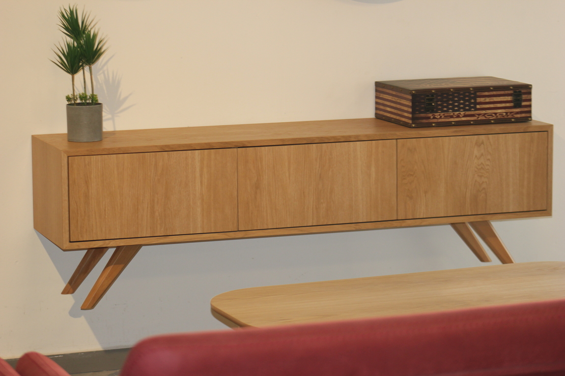 מזנון טלווזיה צף