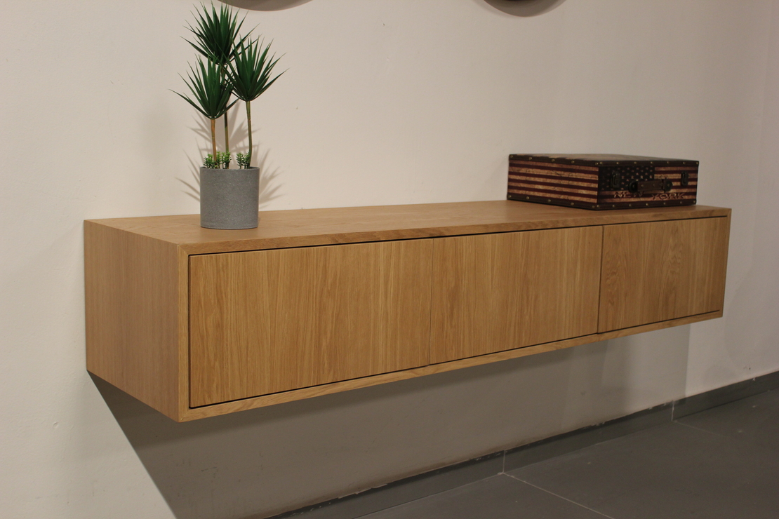 מזנון טלווזיה צף