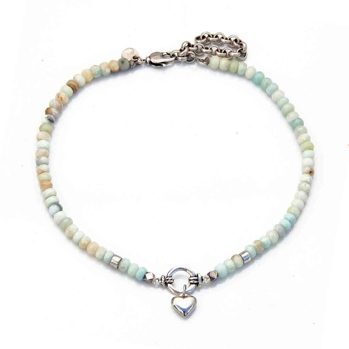 שרשרת לב - תכלת, לבן, חום, וכסף