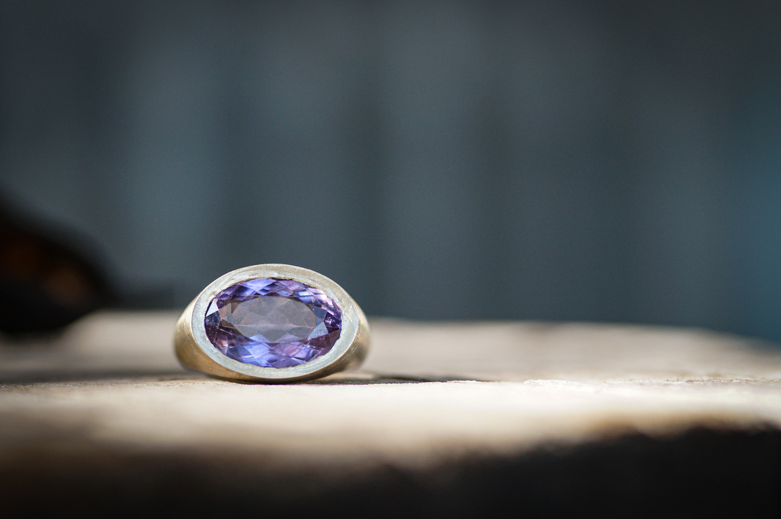 טבעת חותם אבן אמטיסט