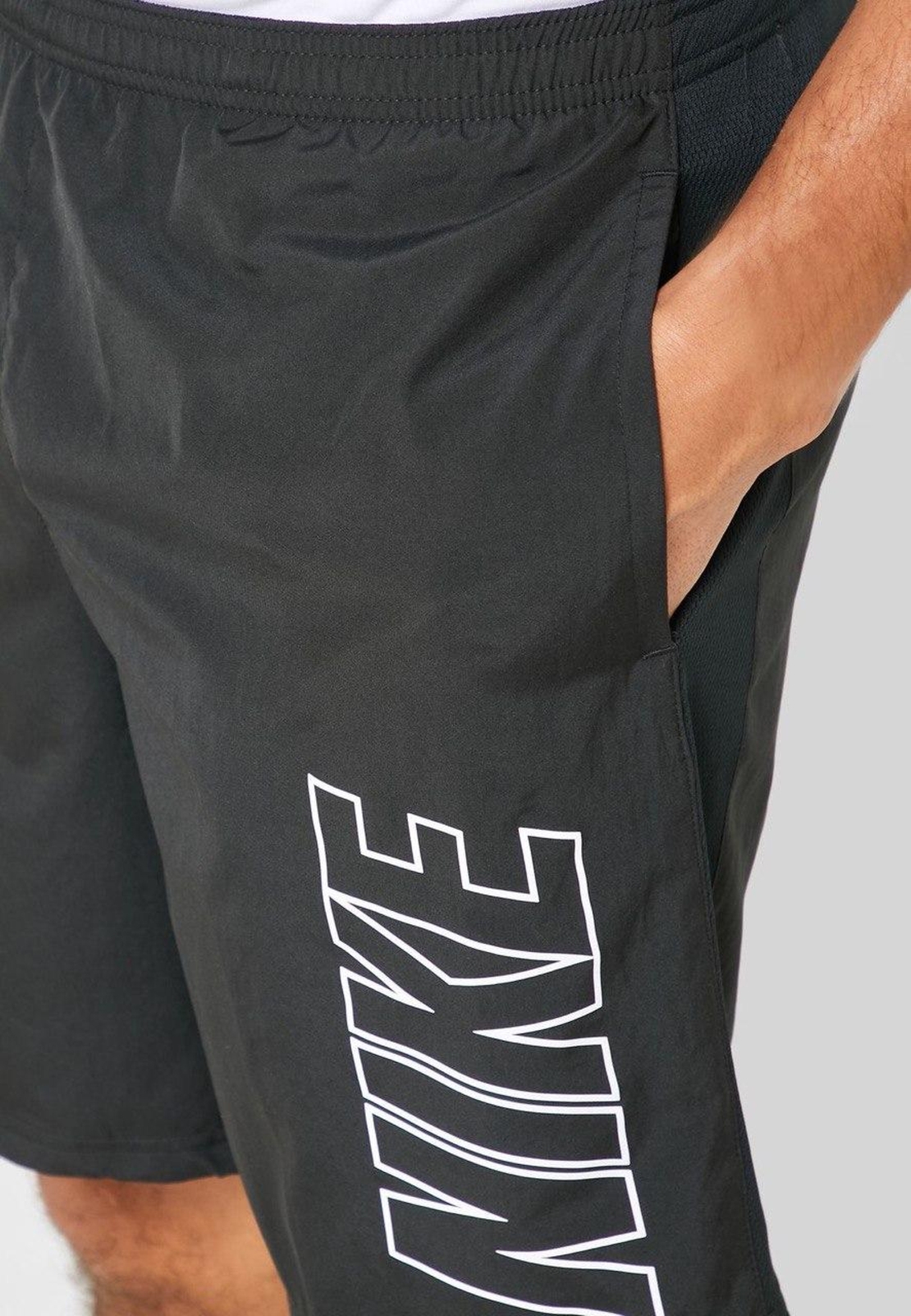 שורט נייקי לגברים Nike Dri-FIT Academy Men's Football Shorts 