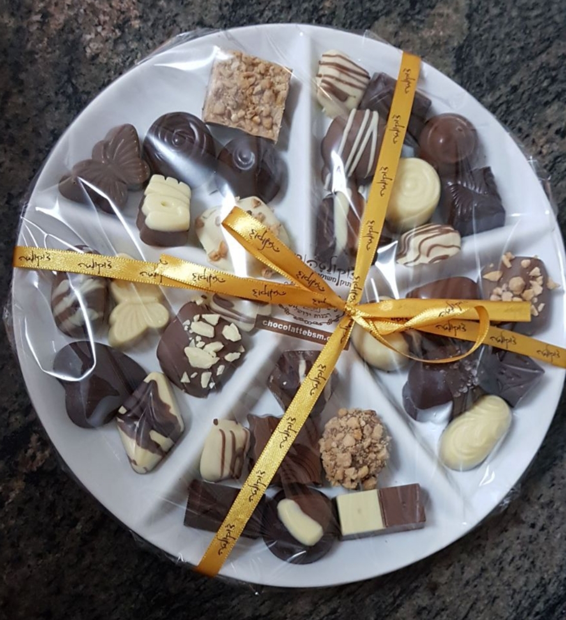 צלחת 30 פרלינים מהודרת