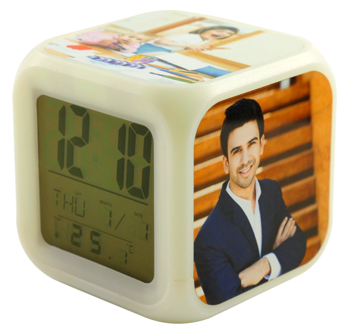 שעון דיגיטלי מעורר עם תאורה מתחלפת