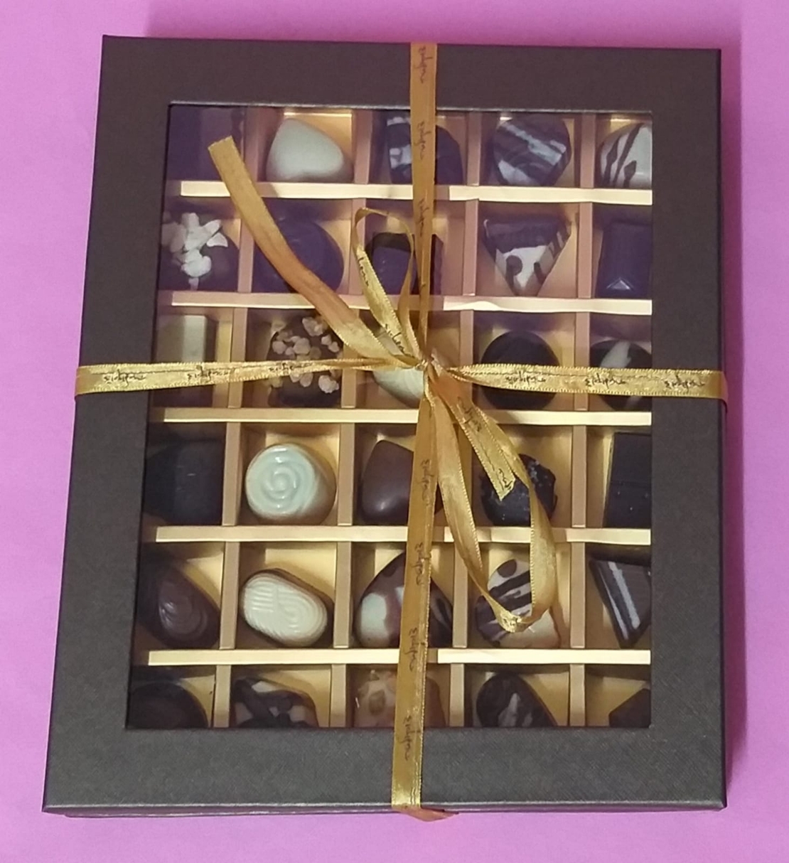 מארז מהודר - 30 פרלינים