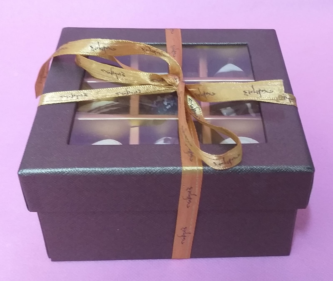 מארז מהודר - 18 פרלינים