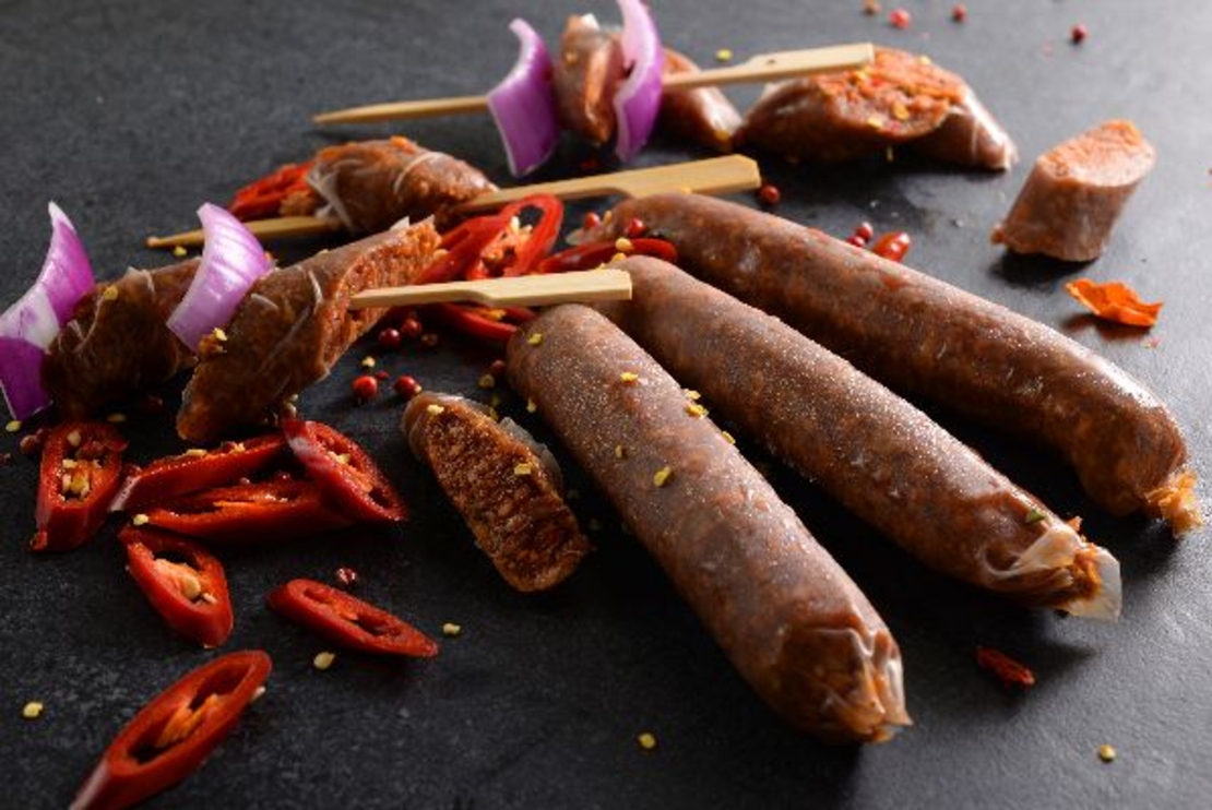 נקנקיות מרגז מרוקאיות במעי טבעי מיוצרות בעבודת יד