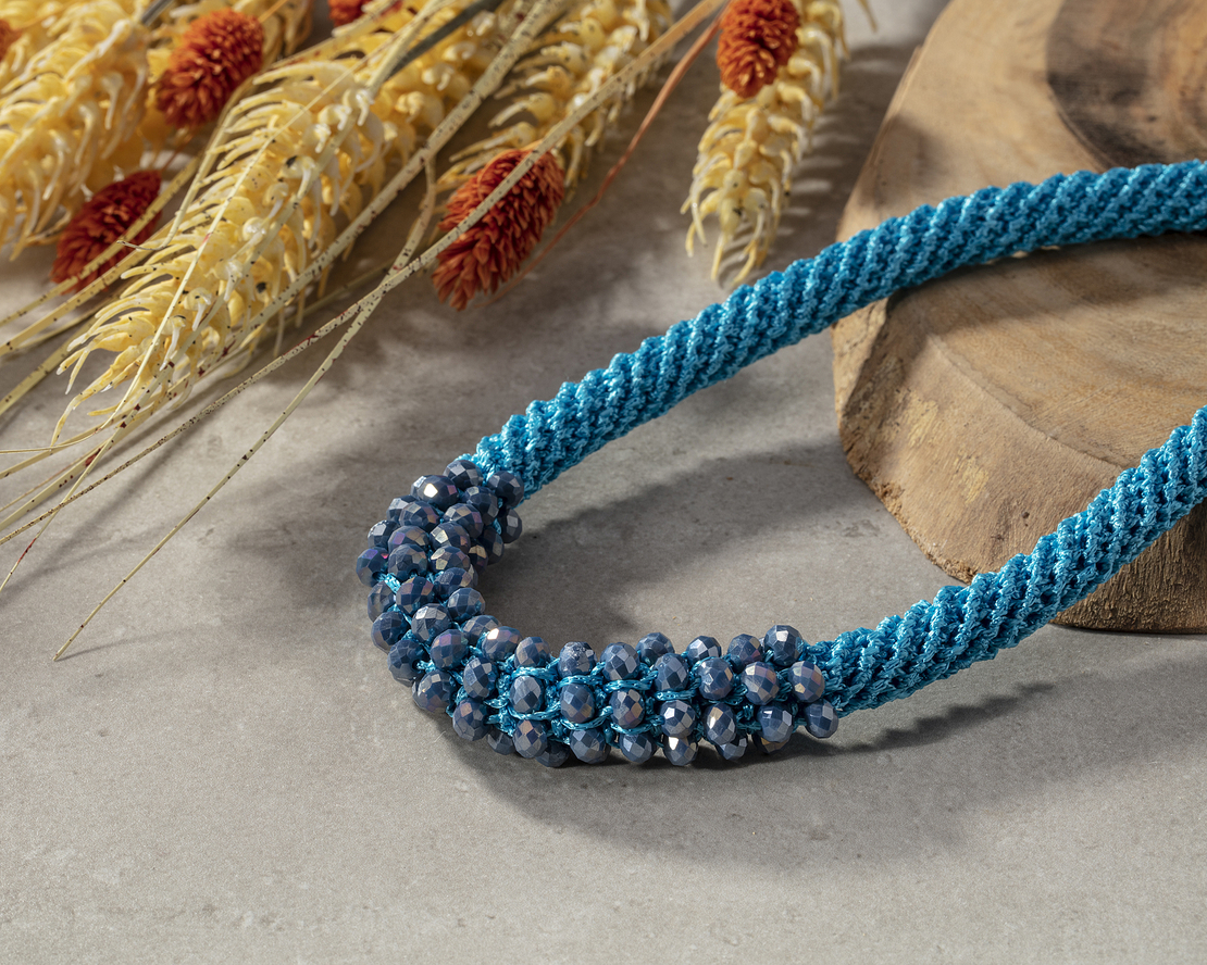 שרשרת אילה | תכשיט משולב קריסטלים | תכשיט תכלת טורקיז & כחול אפור 