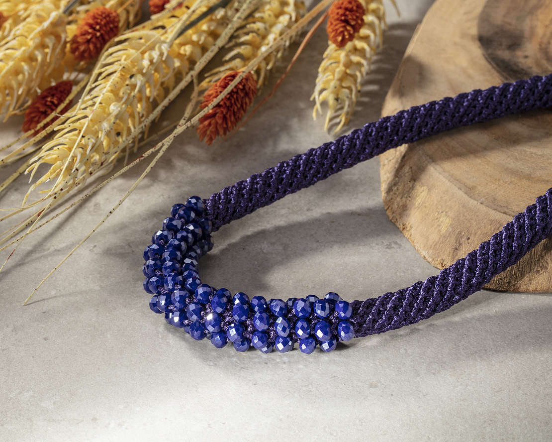 שרשרת אילה | תכשיט משולב קריסטלים | תכשיט סגול & סגול כחול 