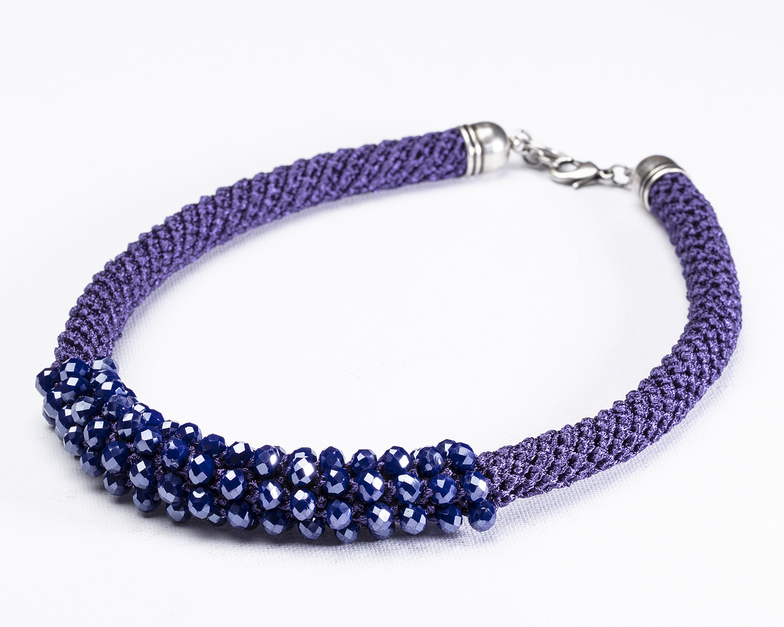 שרשרת אילה | תכשיט משולב קריסטלים | תכשיט סגול & סגול כחול 