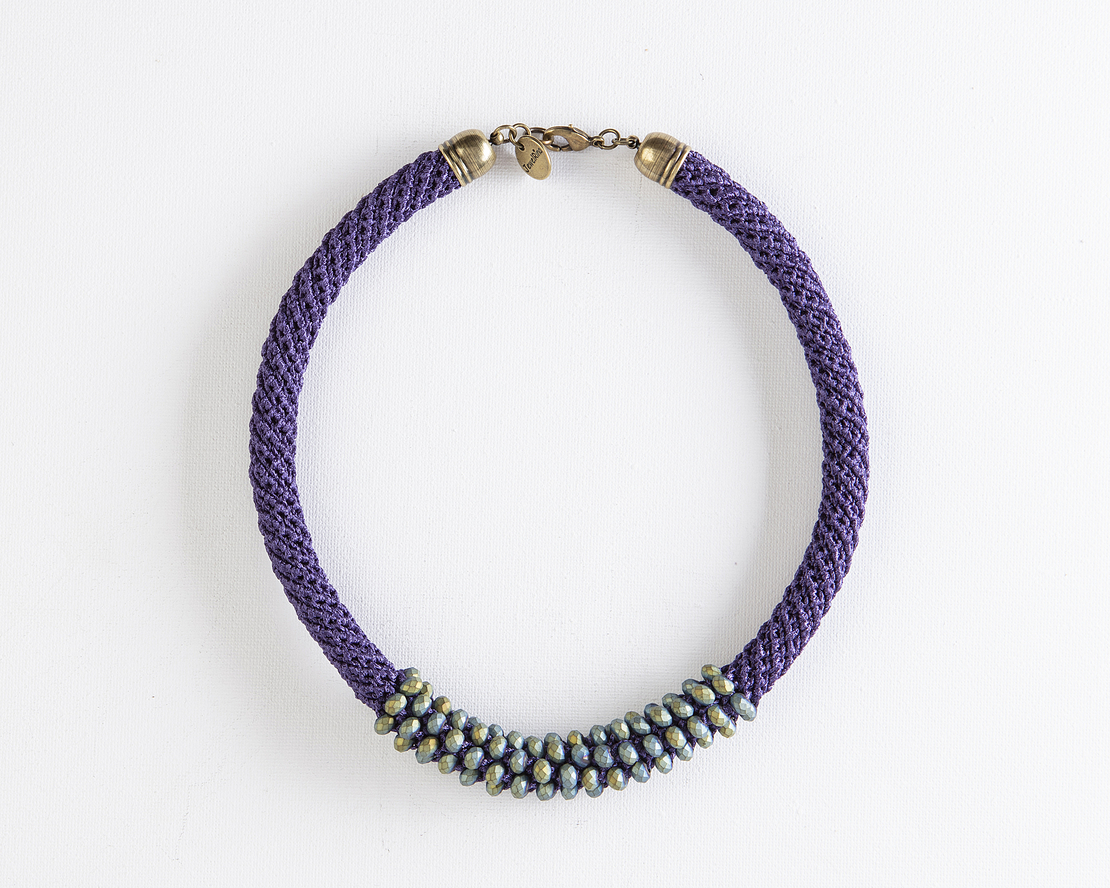 שרשרת אילה | תכשיט משולב קריסטלים | תכשיט סגול & ירוק כחול 