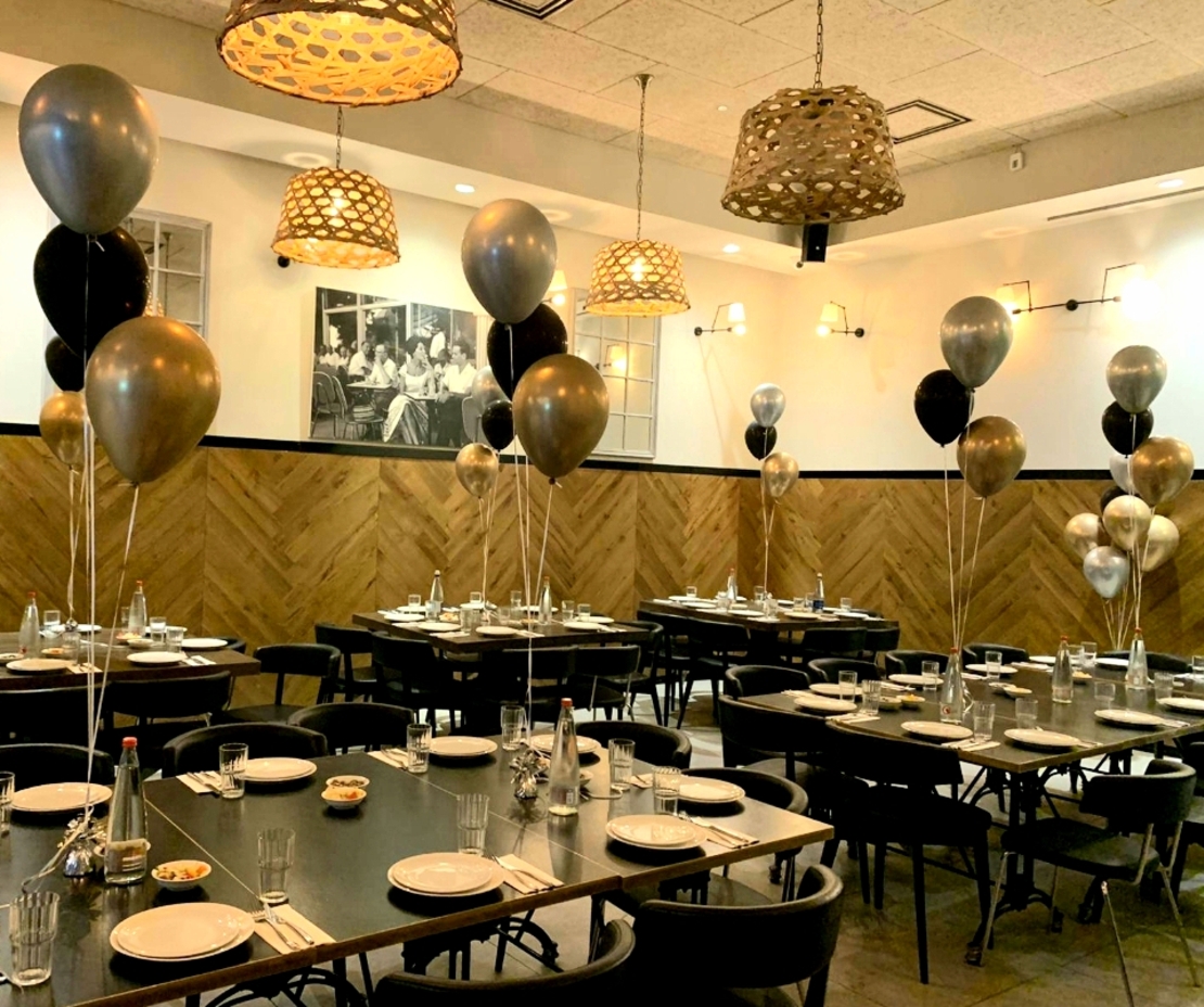 עיצוב קיר ענק מפואר + סידורי שולחן