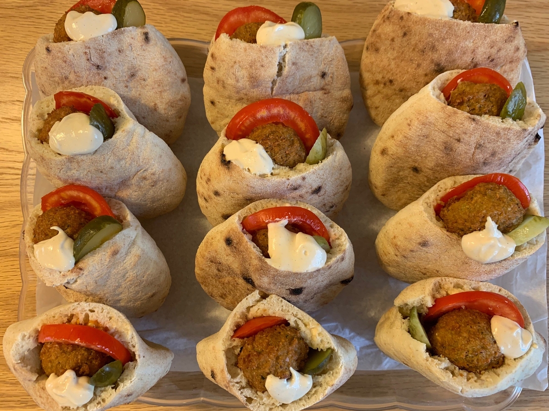 פלאפל במיני פיתה