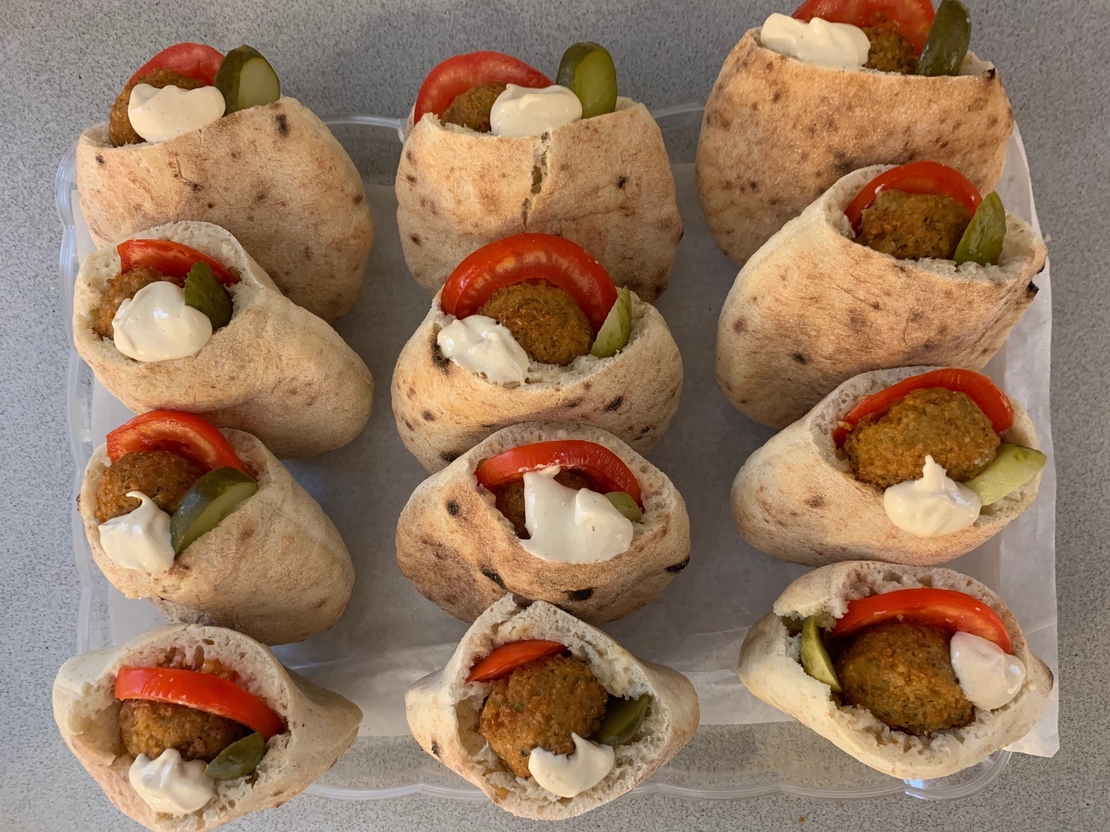 פלאפל במיני פיתה