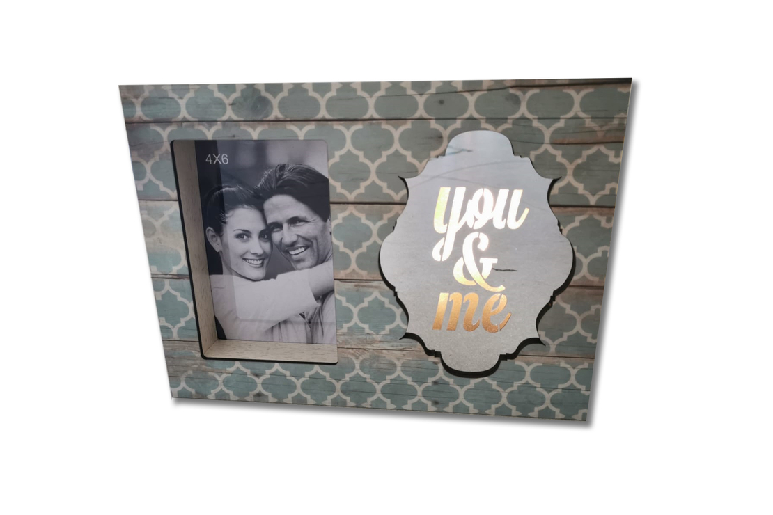 מסגרת עץ מוארת -you and me 