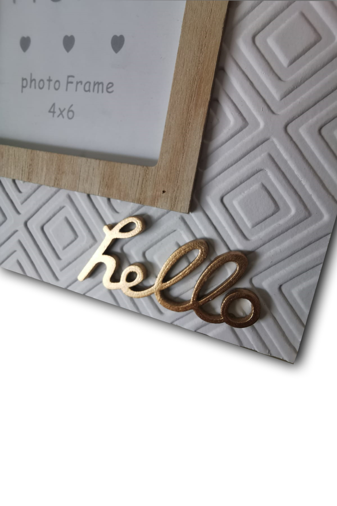 מסגרת עץ בכיתוב hello