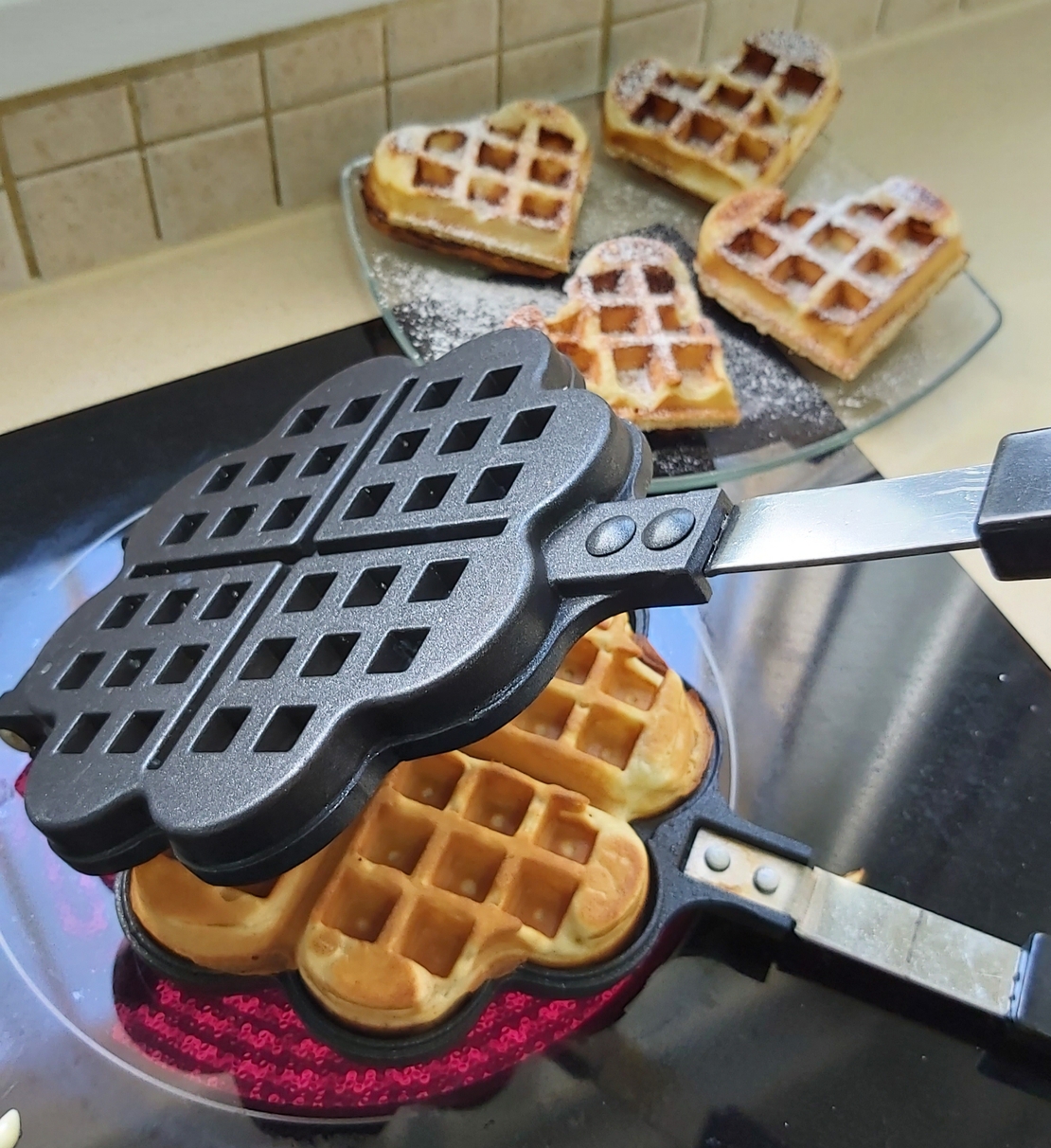 מחבת וופל בלגי בצורת לבבות / פרח