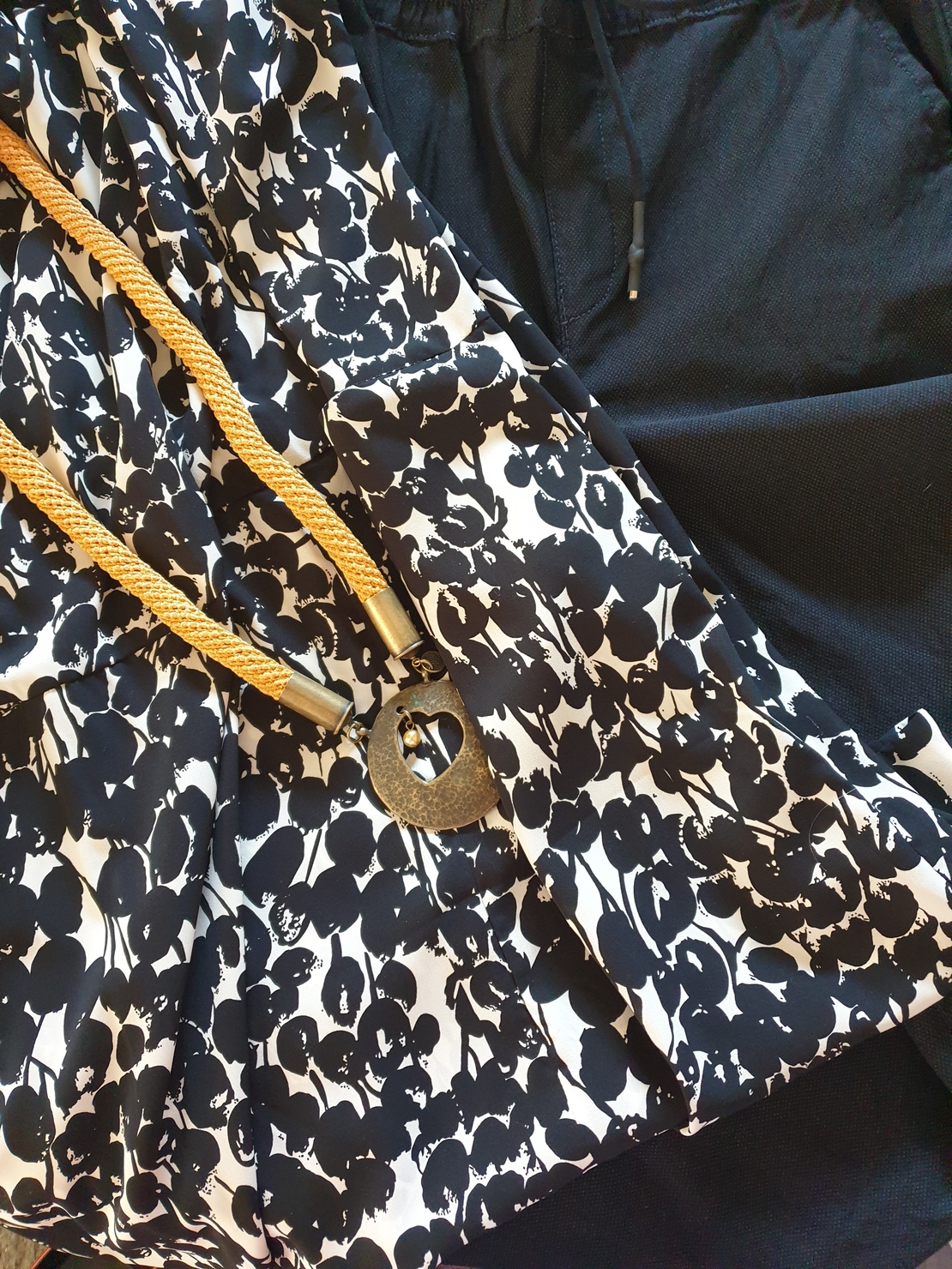 שרשרת יערה | תכשיט תליון לב ופנינה | תכשיט חרדל & ברונזה