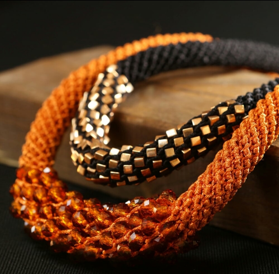 שרשרת שחור / זהב - אלישבע