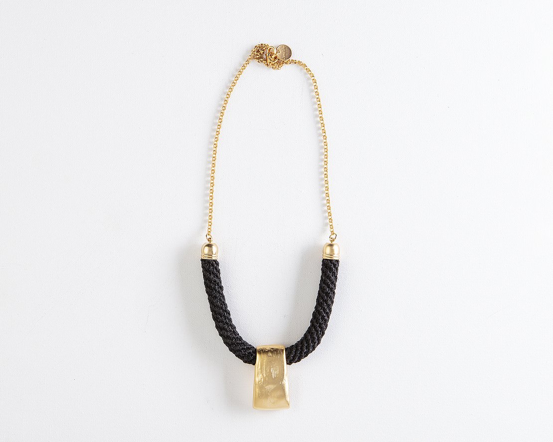 שרשרת שחור / זהב - שירה 