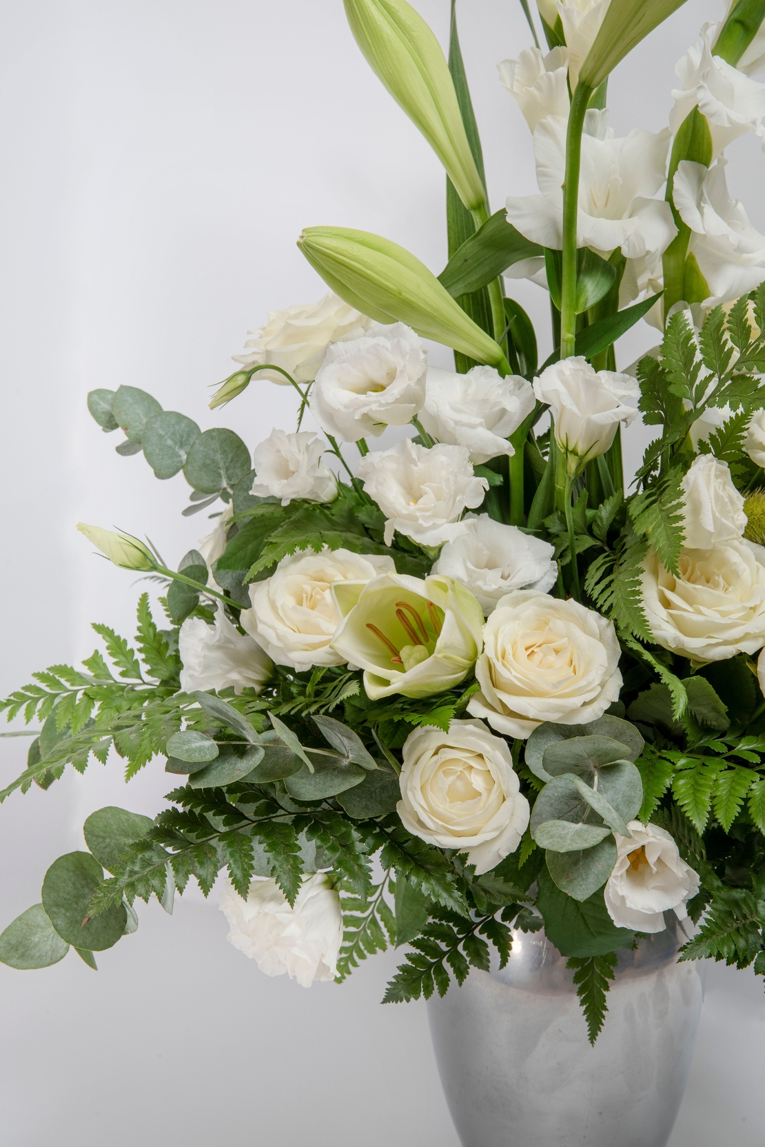 סידור פרחים לבן מרהיב