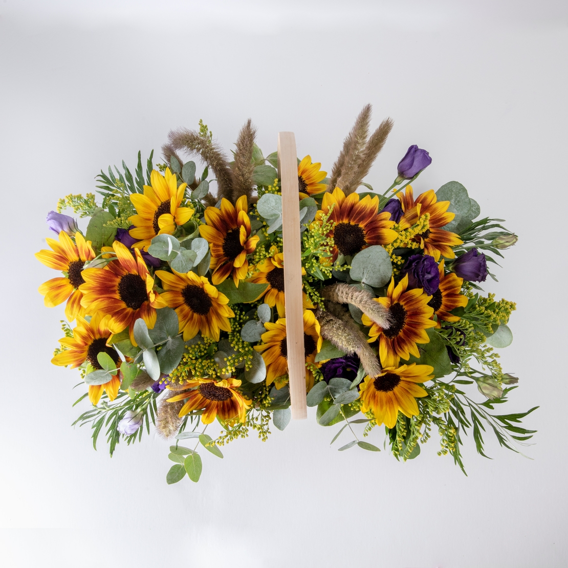 סידור חמניות בסלסלה